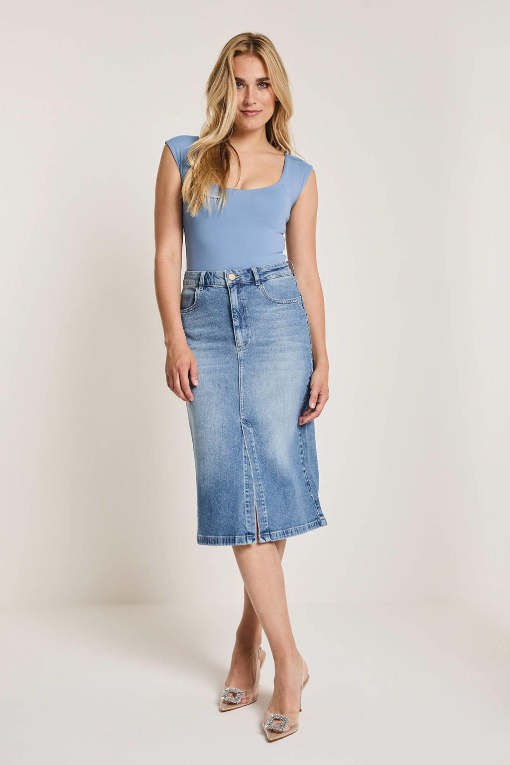 Medium blue denim dames Para Mi spijkerrok gemaakt van denim en met rits- en knoopsluiting