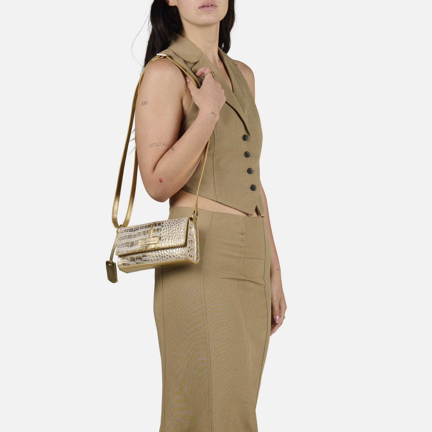 BURKELY leren crossbody tas Cool Colbie goudkleurig