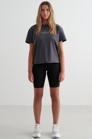T-shirt Serif Boxy donkergrijs