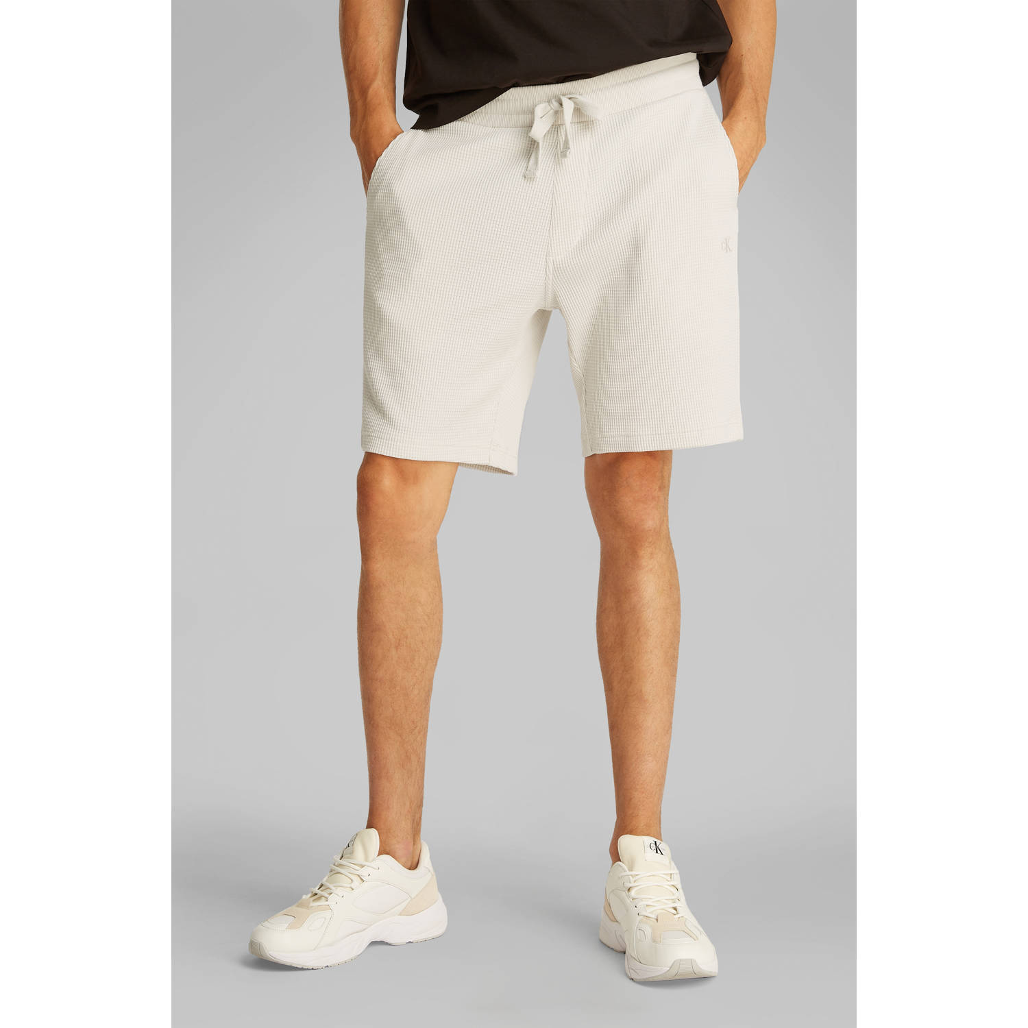 Calvin Klein Jeans Korte regular fit broek met structuurmotief