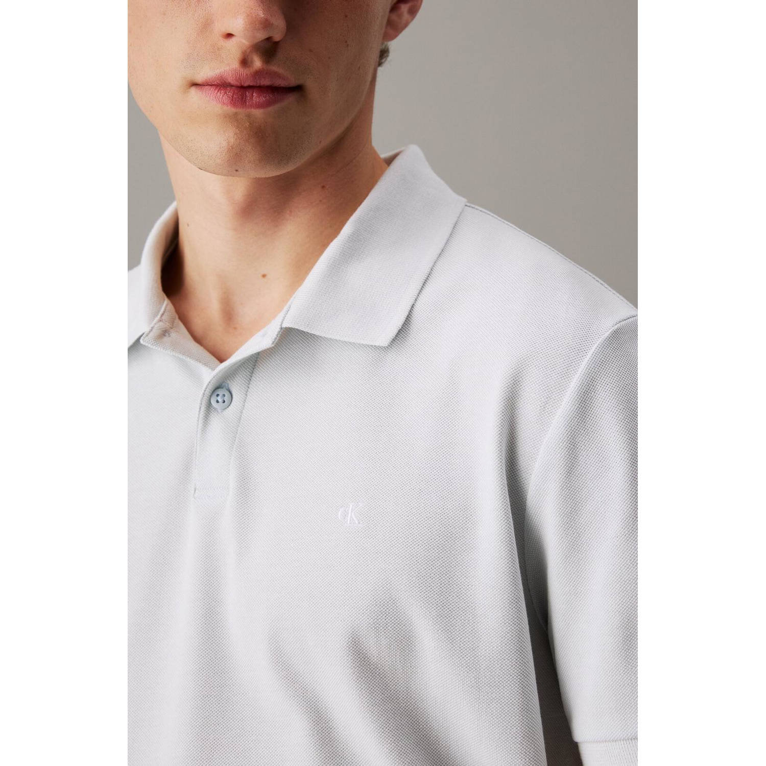 CALVIN KLEIN JEANS regular fit polo lichtblauw