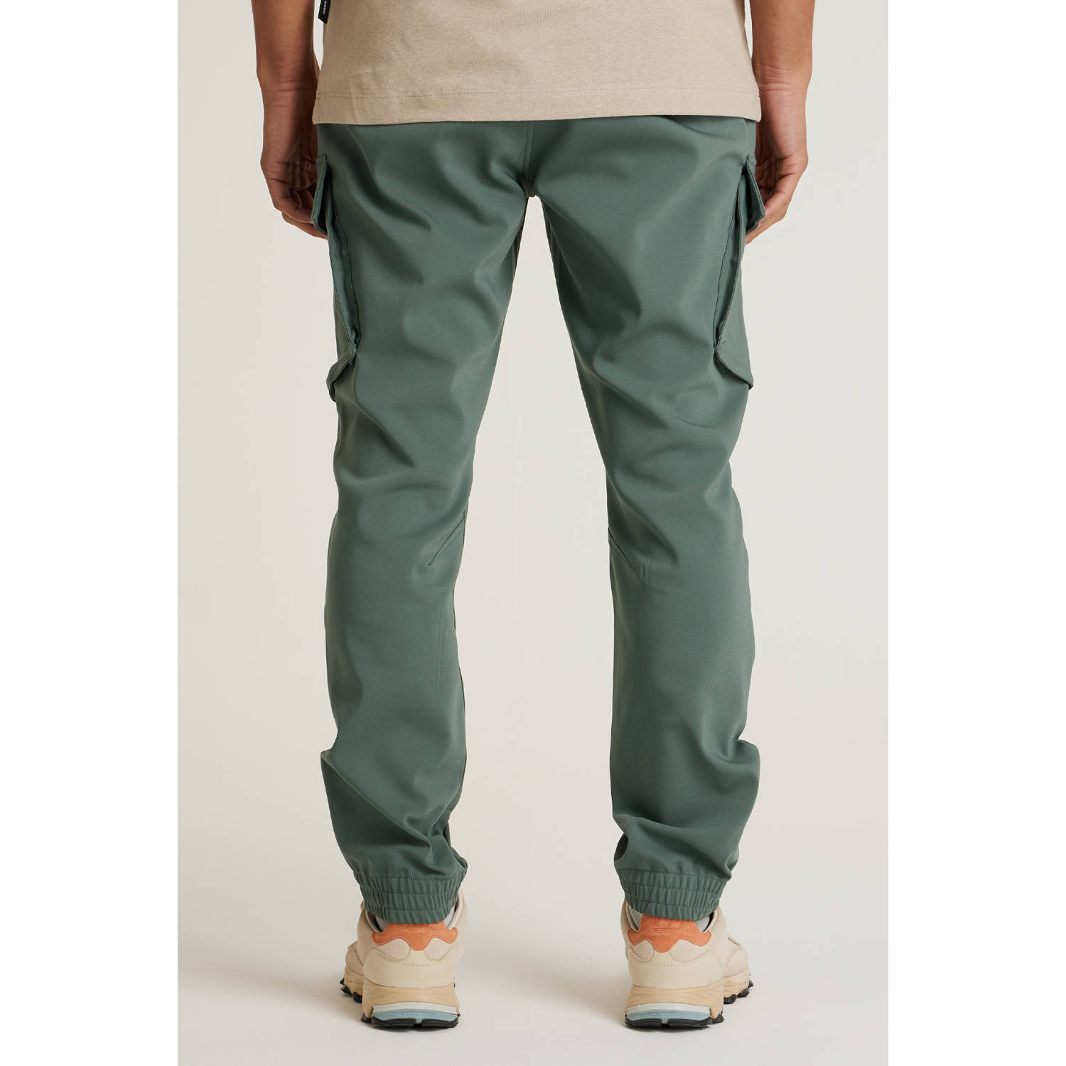 CHASIN' tapered cargo broek groen