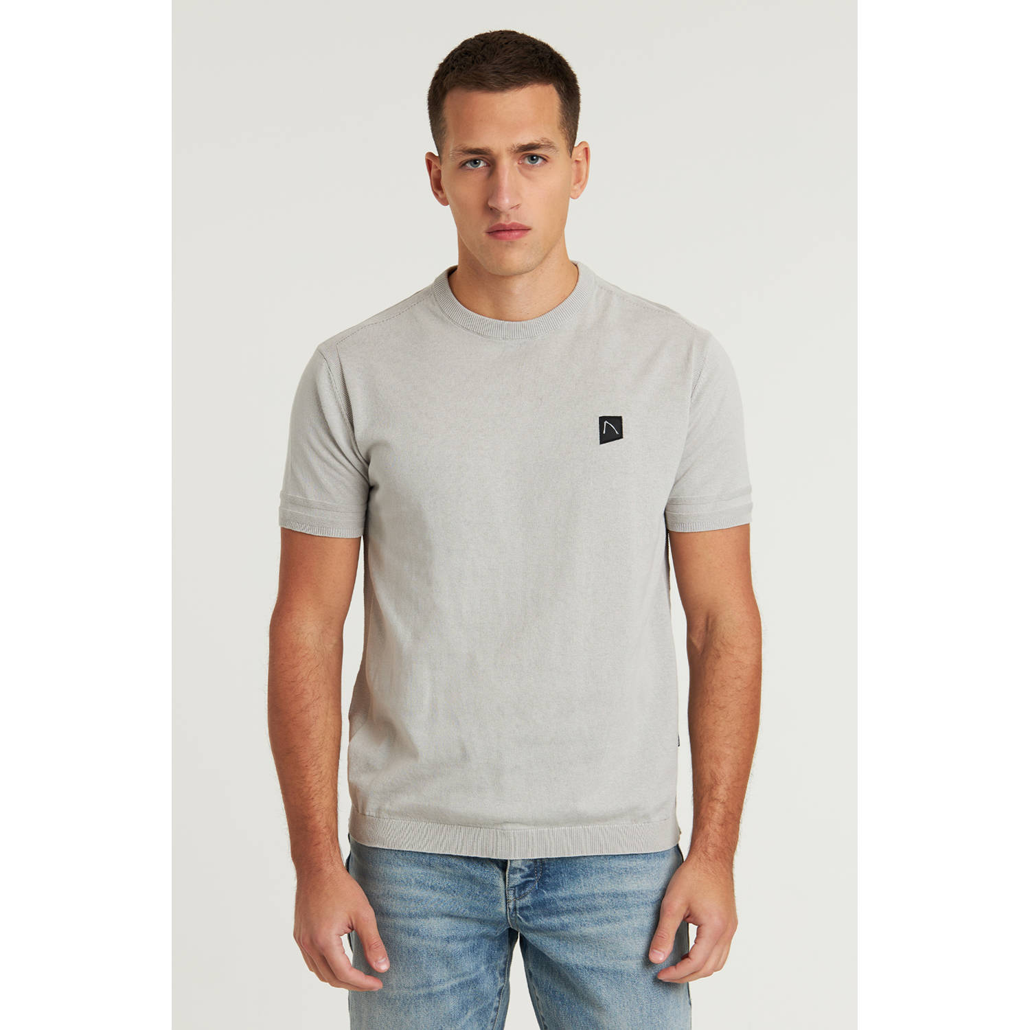 CHASIN' T-shirt fijn gebreid lichtgrijs
