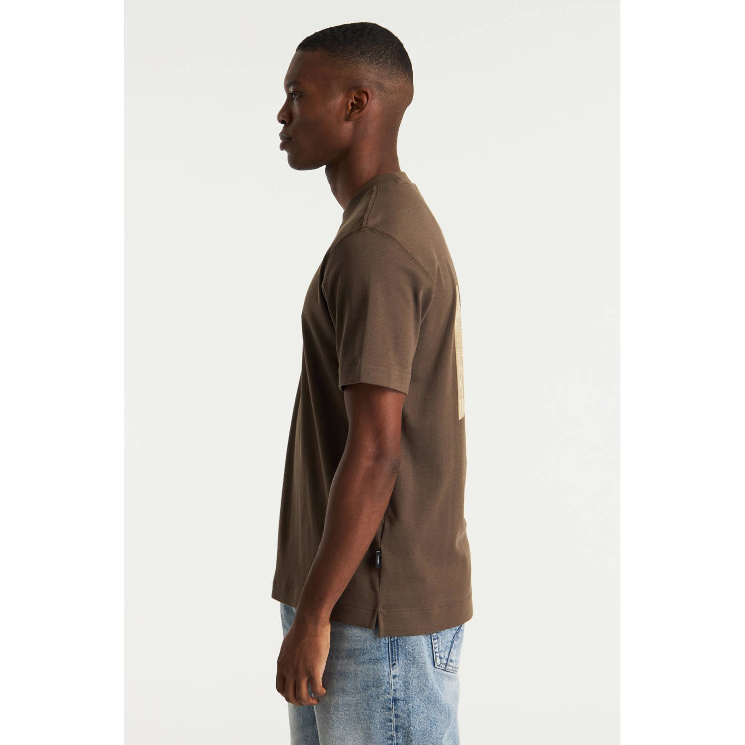 CHASIN' T-shirt bruin