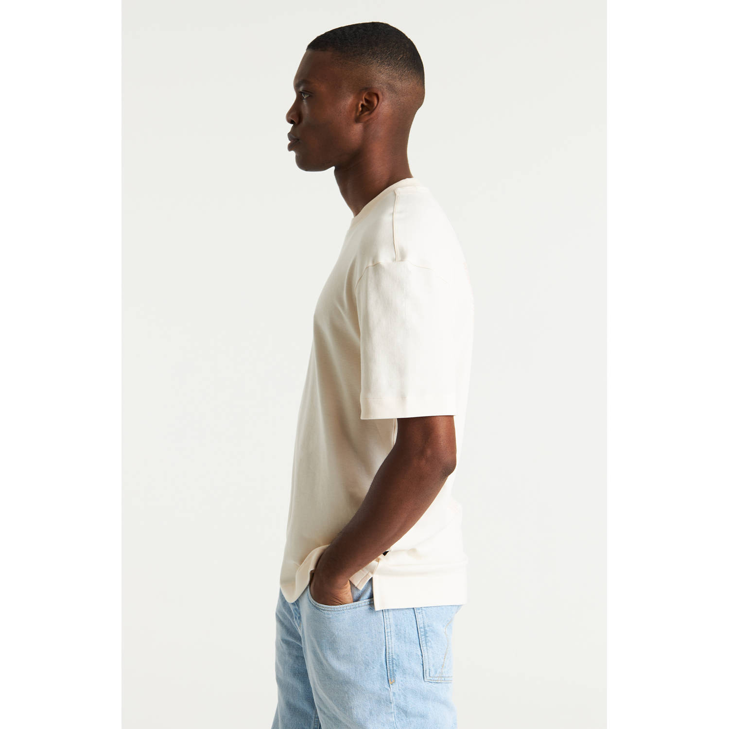 CHASIN' T-shirt ecru