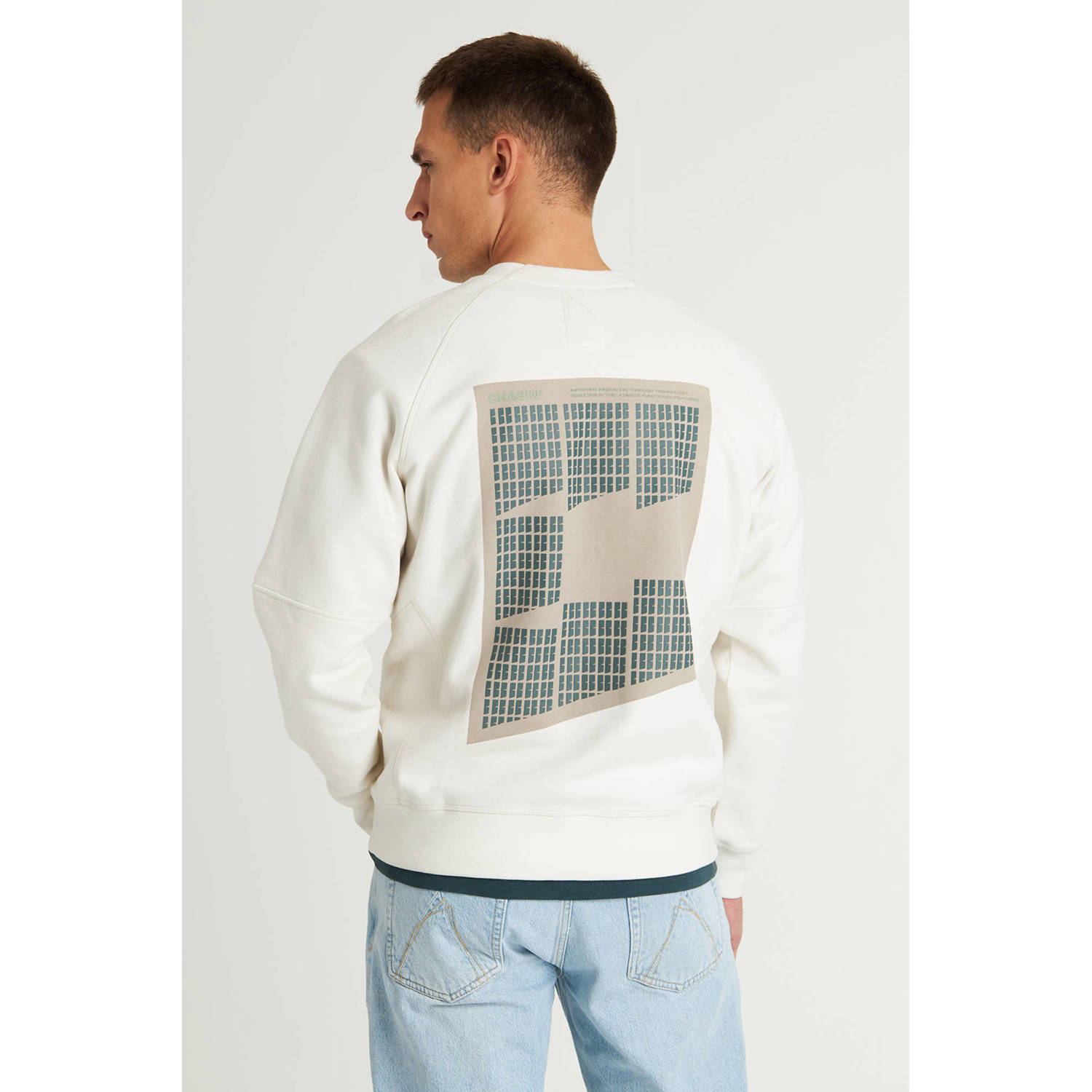 CHASIN' sweater wit