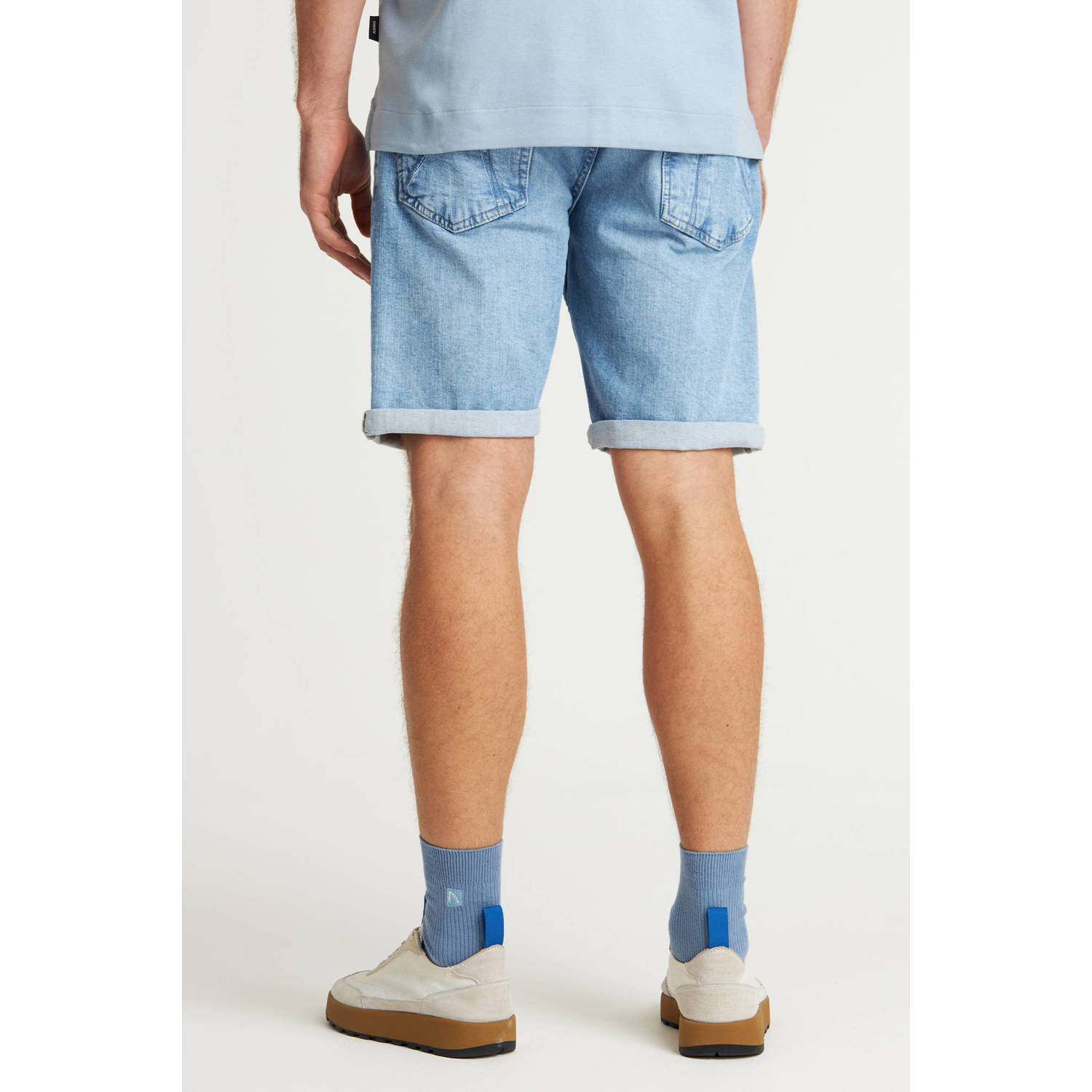 CHASIN' denim slim short light blue denim