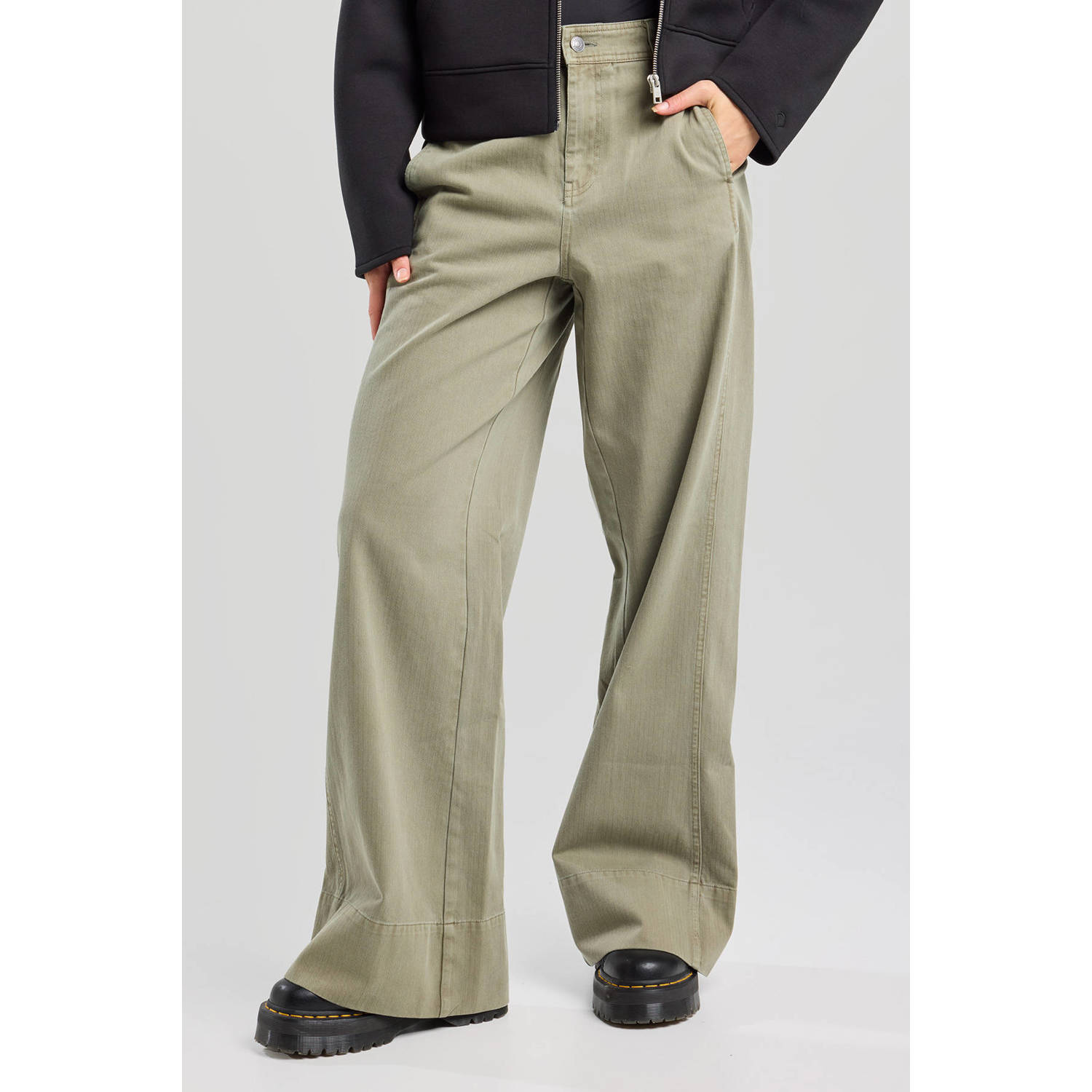 America Today high waist loose fit jeans lichtbruin