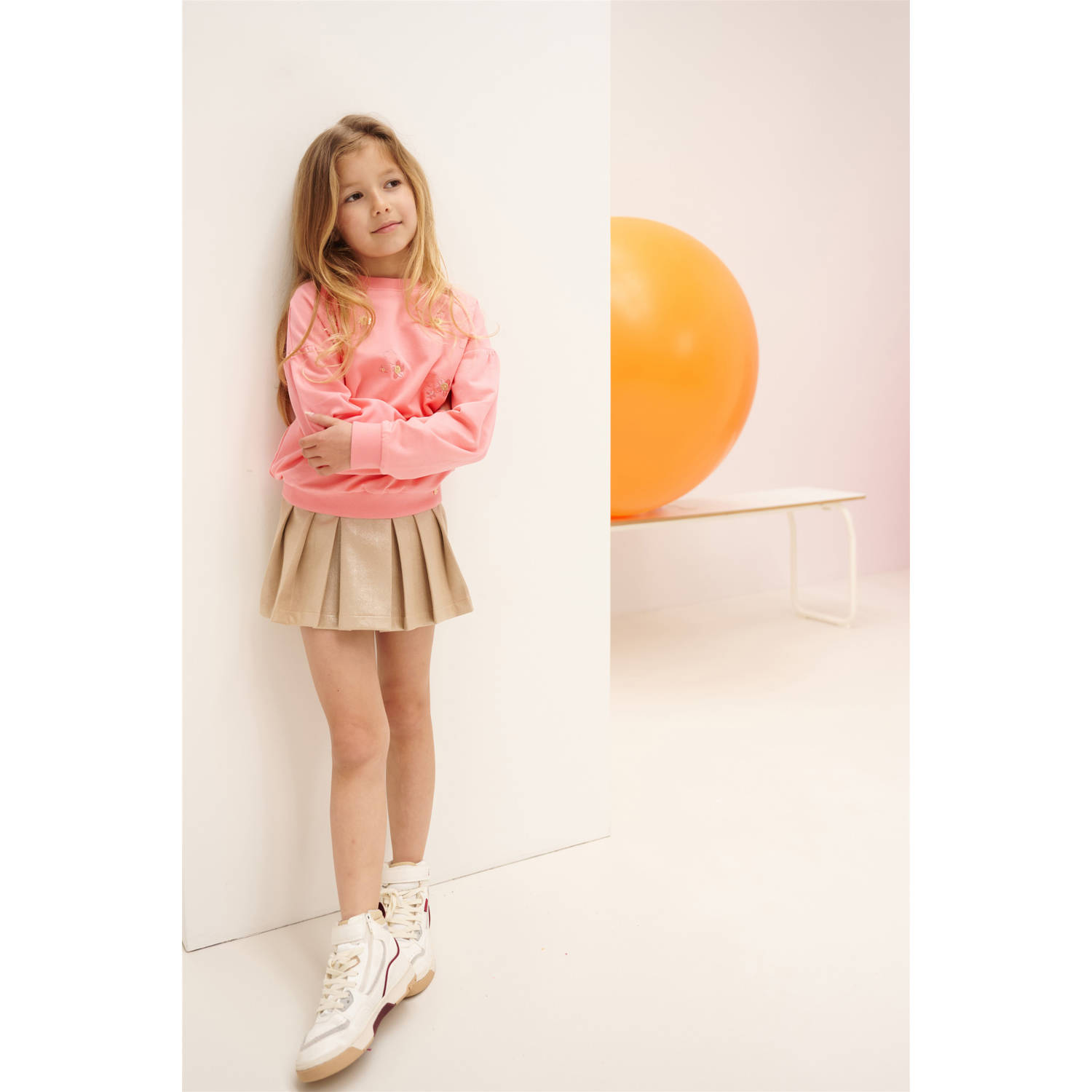 NONO sweater roze met pailletten
