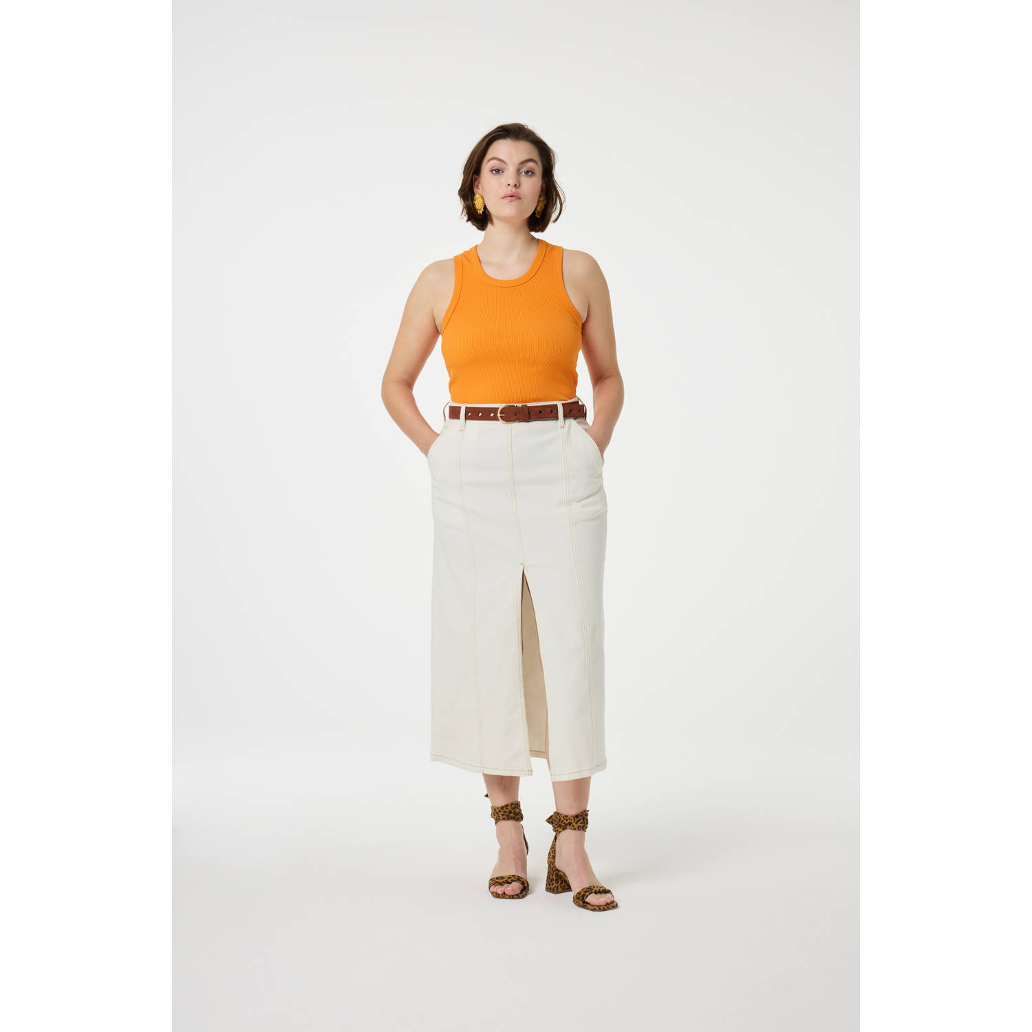 Fabienne Chapot mouwloze top oranje rib gebreid