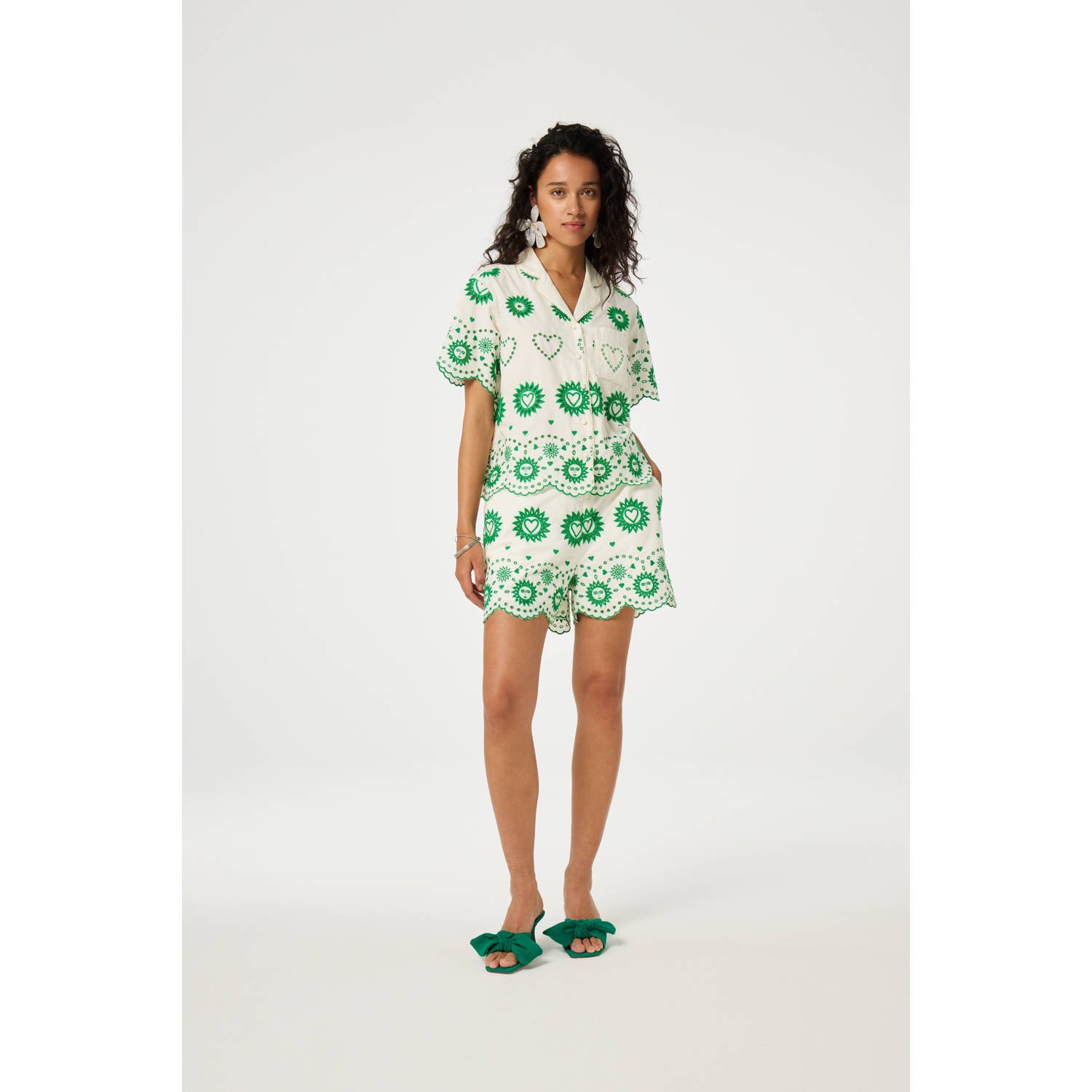 Fabienne Chapot regular waist casual short wit broderie