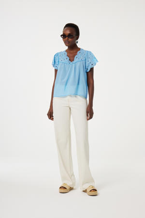 blousetop blauw broderie