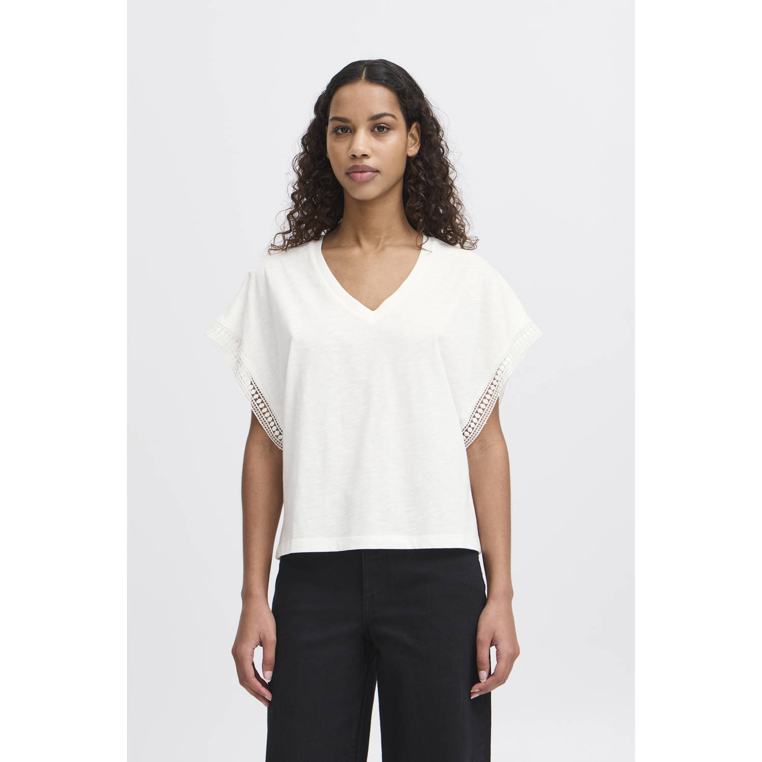 Ichi Vrouwelijke Cloud Dancer T-shirt met geborduurde randen White Dames