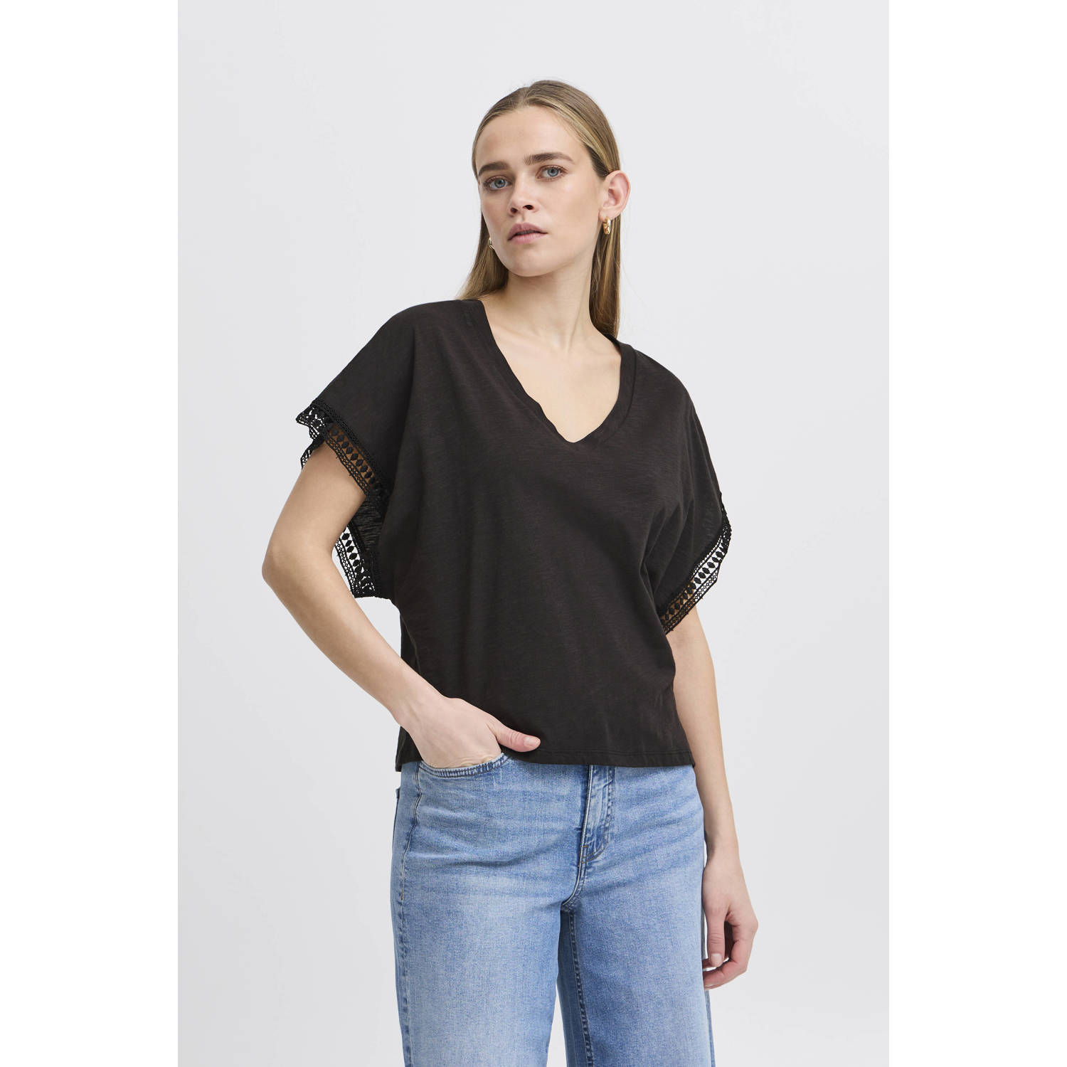 Ichi Zwarte Vrouwelijke Tee met Geborduurde Randen Black Dames
