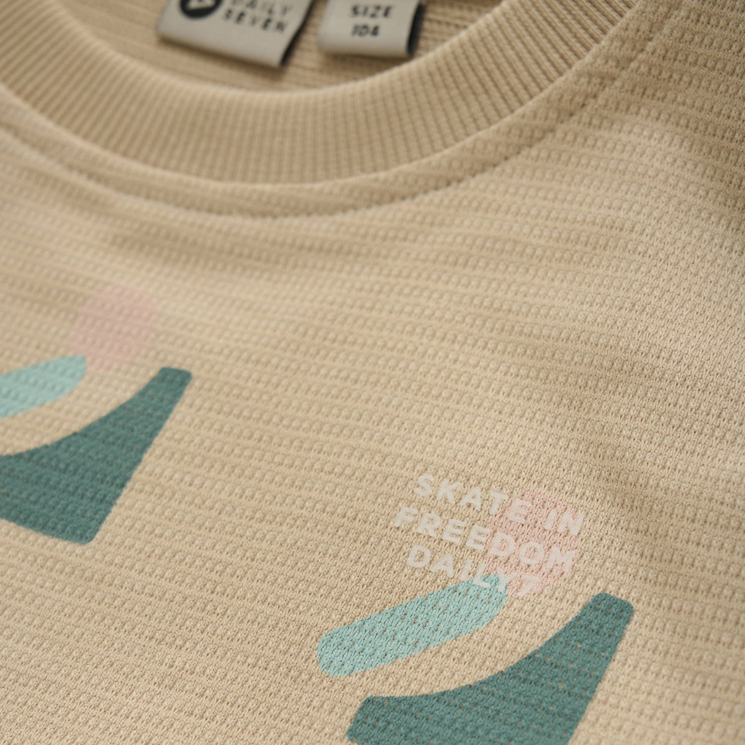 Daily7 T-shirt zand