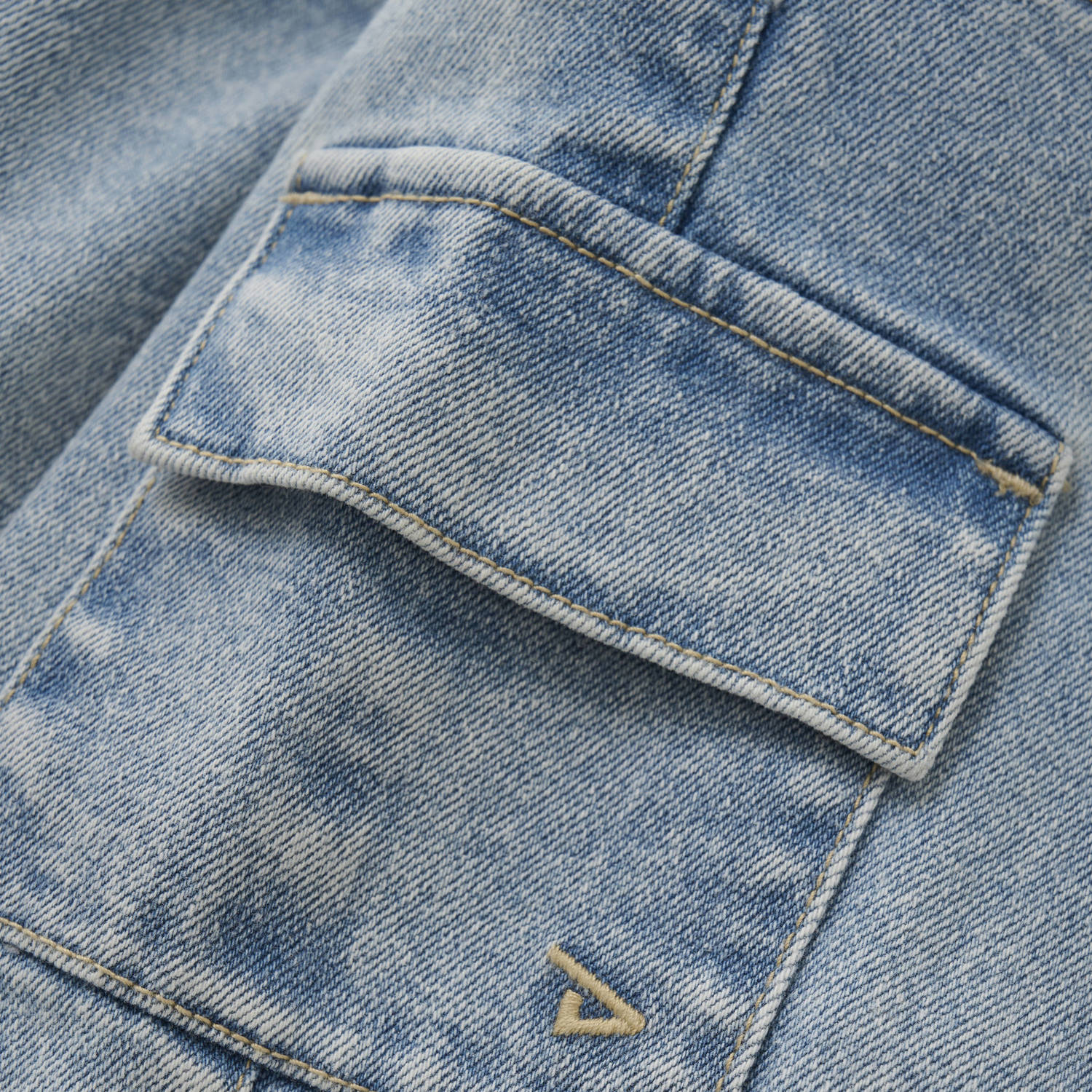 Daily7 loose denim short light blue denim
