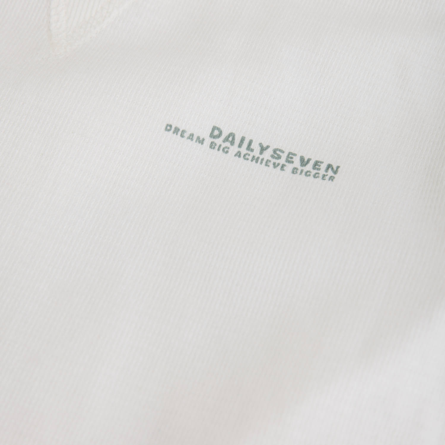 Daily7 T-shirt wit