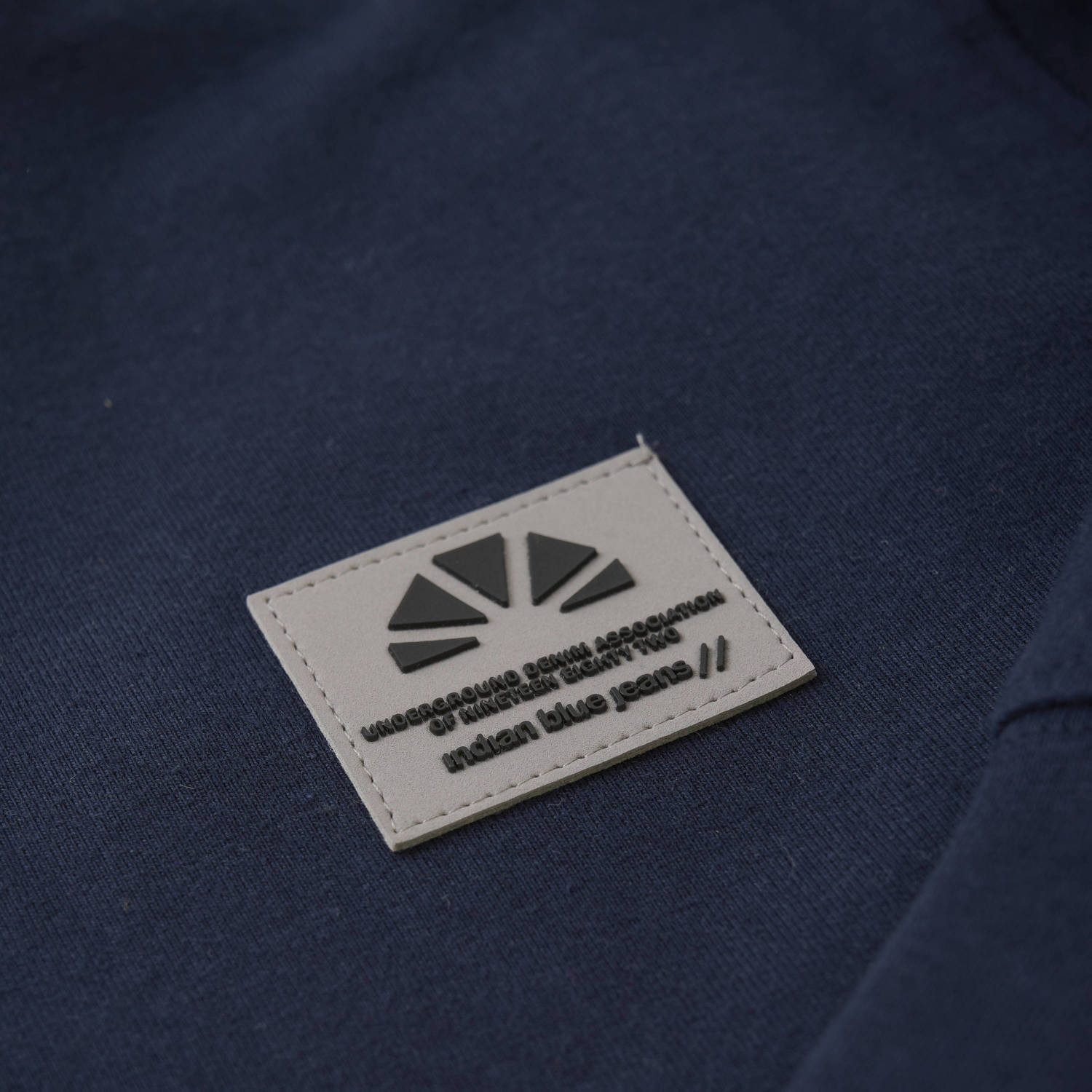 Indian Blue Jeans longsleeve zwart