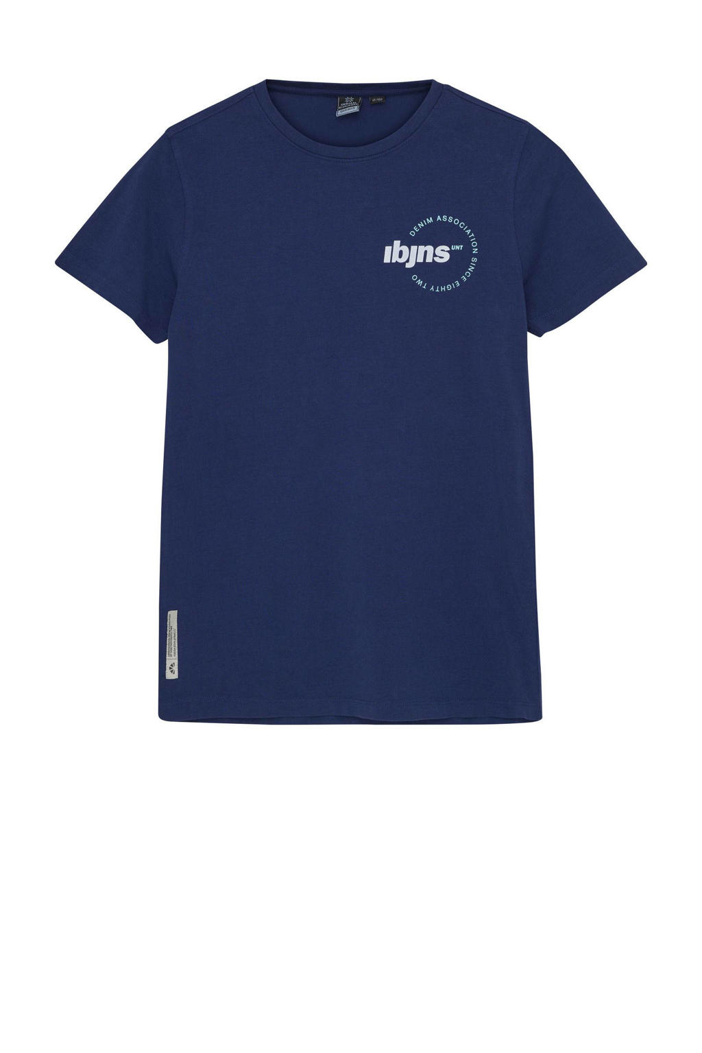 Donkerblauwe jongens Indian Blue Jeans T-shirt van stretchkatoen met backprint, korte mouwen en ronde hals