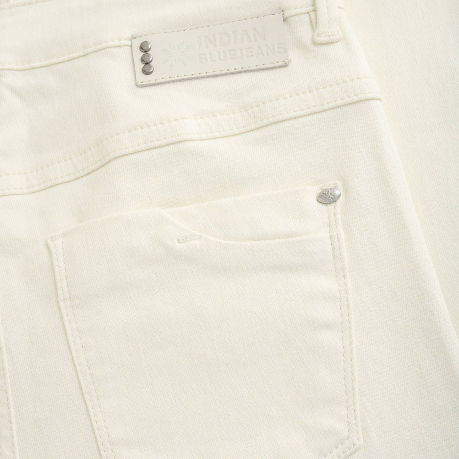 Indian Blue Jeans wit