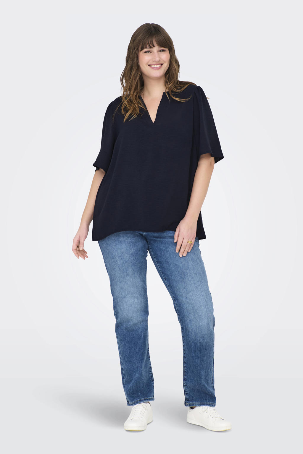 Marineblauw dames ONLY CARMAKOMA top van polyester met effen, korte mouwen, V-hals en geweven detail
