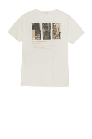 T-shirt wit