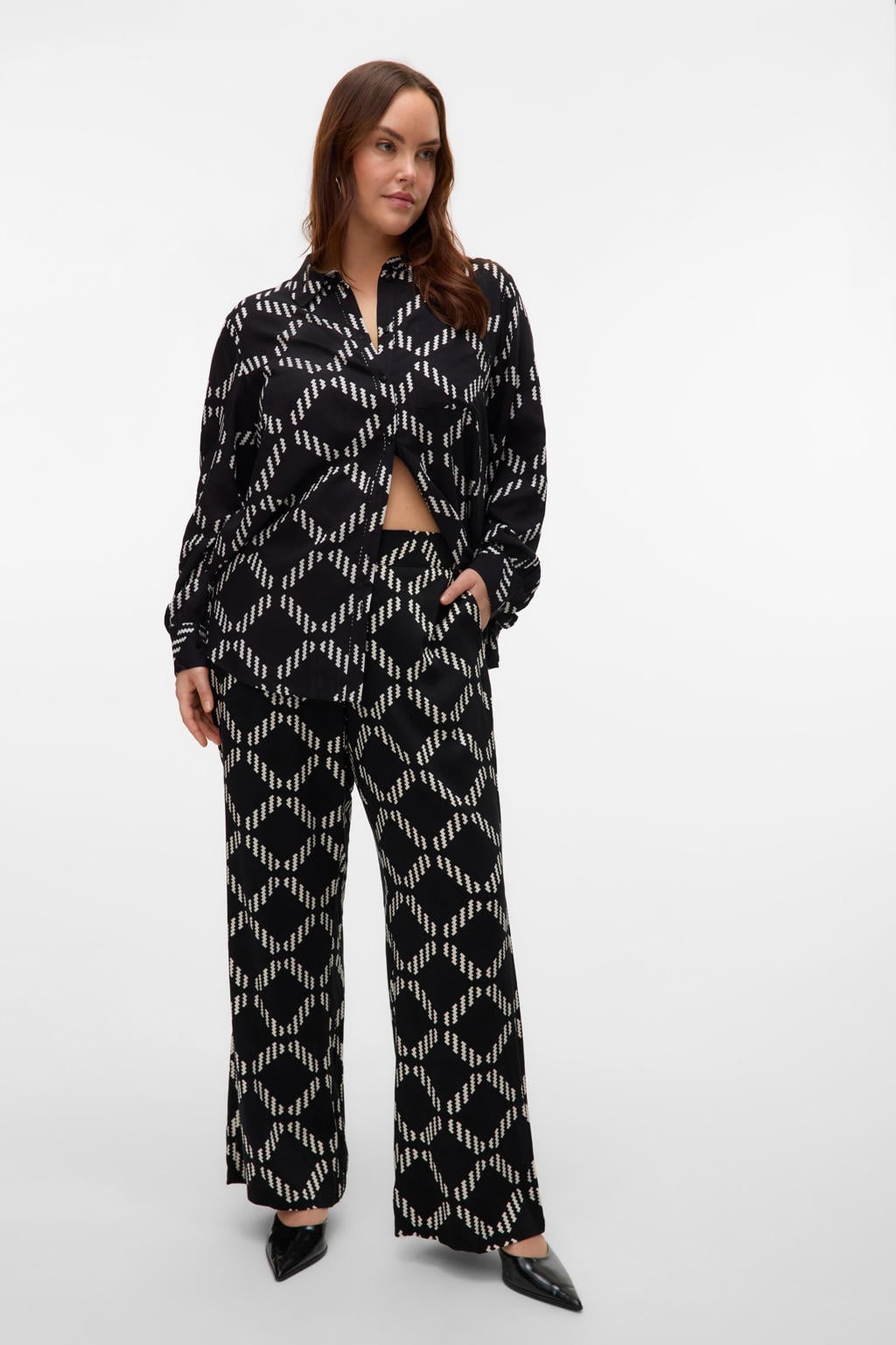 Zwart en ecru dames VERO MODA CURVE wide leg regular waist broek van viscose