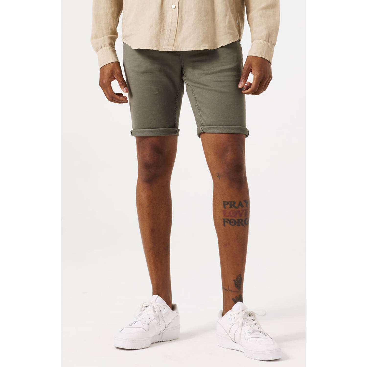 Garcia slim denim short sage green