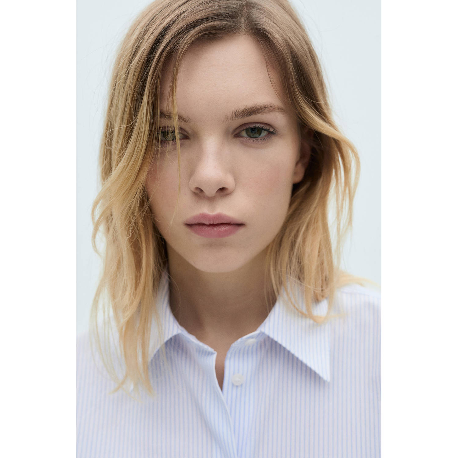 Mango blouse lichtblauw