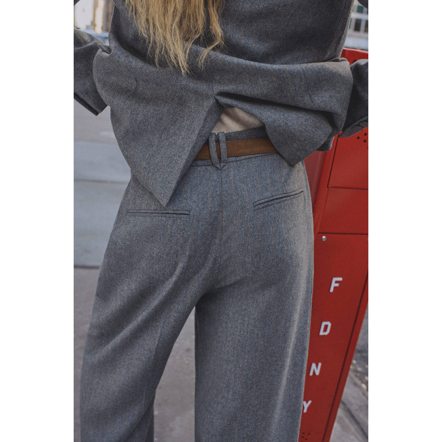Mango wide leg regular waist broek grijs