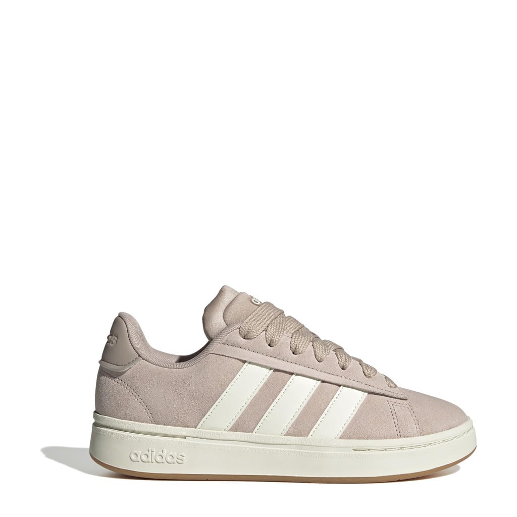 Beige en witte dames adidas Sportswear Grand Court Alpha 00s sneakers van ibovenwerk: imitatie suede/voering: mesh/voetbed: eva met veters