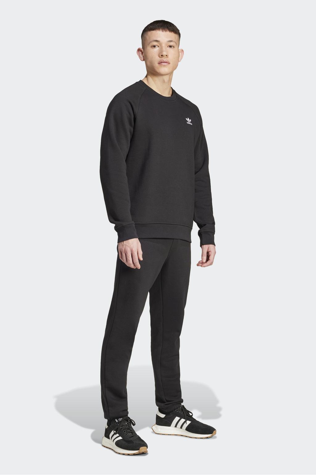 Zwarte heren adidas Originals joggingbroek van fleece met regular fit, regular waist, elastische tailleband en effen