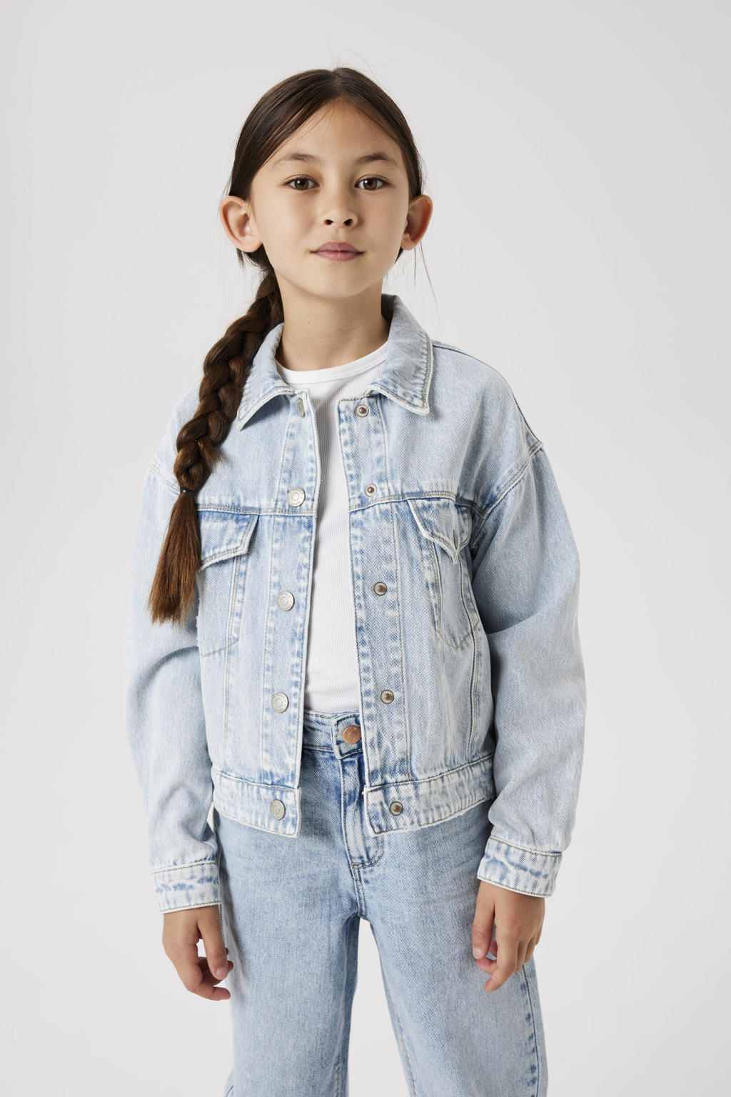 Light blue denim meisjes NAME IT KIDS spijkerjas van denim met effen, lange mouwen, klassieke kraag, knoopsluiting en geweven detail