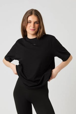 T-shirt Studio Oversized zwart