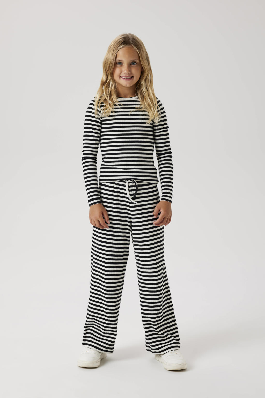 Zwarte meisjes NAME IT KIDS straight casual broek van stretchkatoen met regular waist, elastische tailleband met koord en strepenprint
