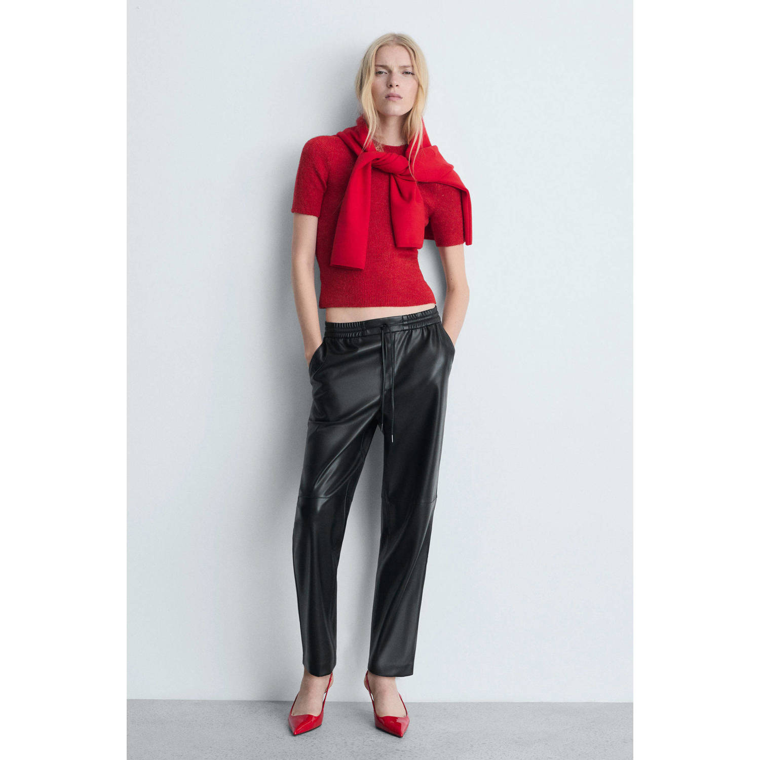 Mango wide leg imitatieleren broek zwart