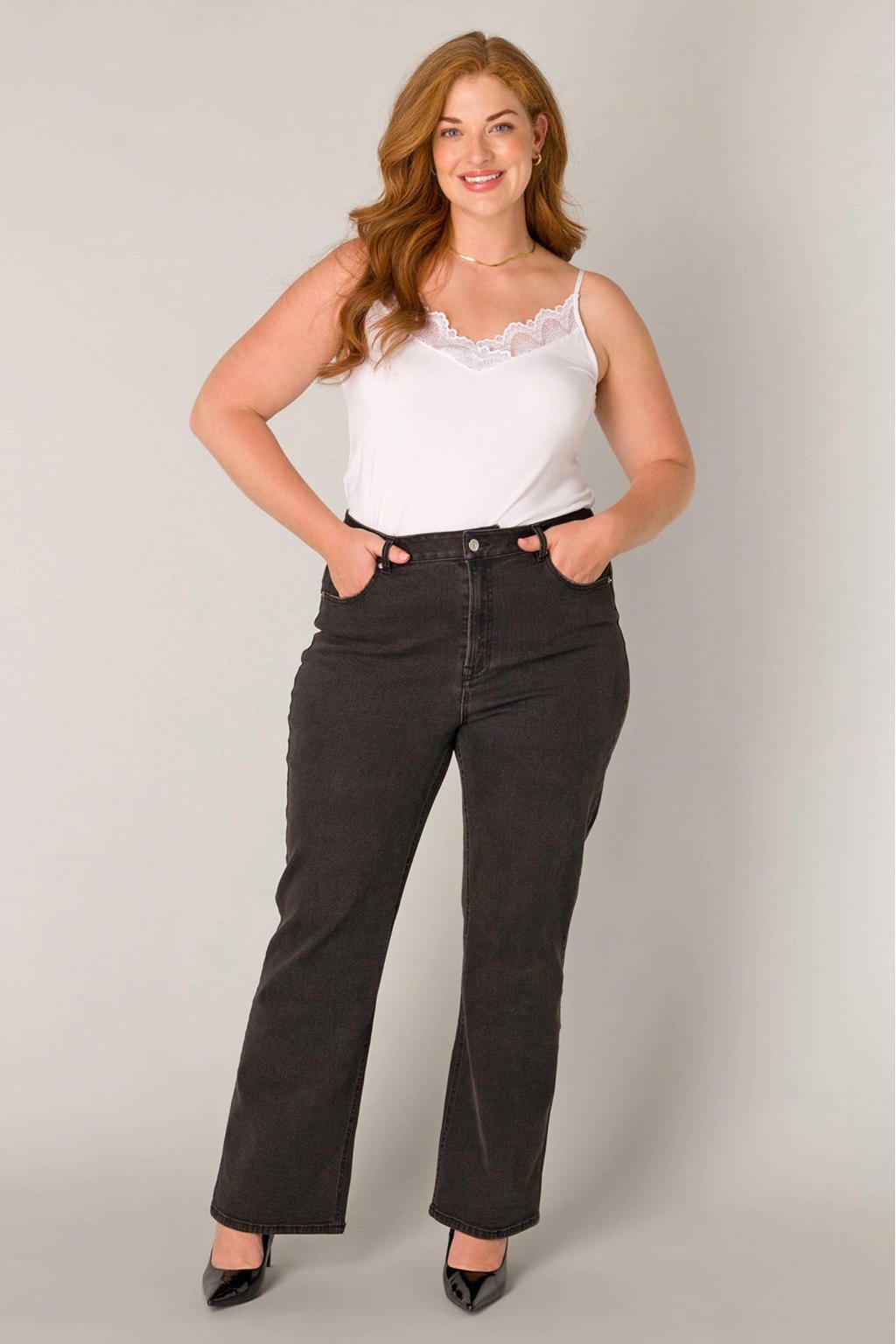 Witte dames Base Level Curvy singlet van lyocell met effen, spaghettibandjes, V-hals en kant