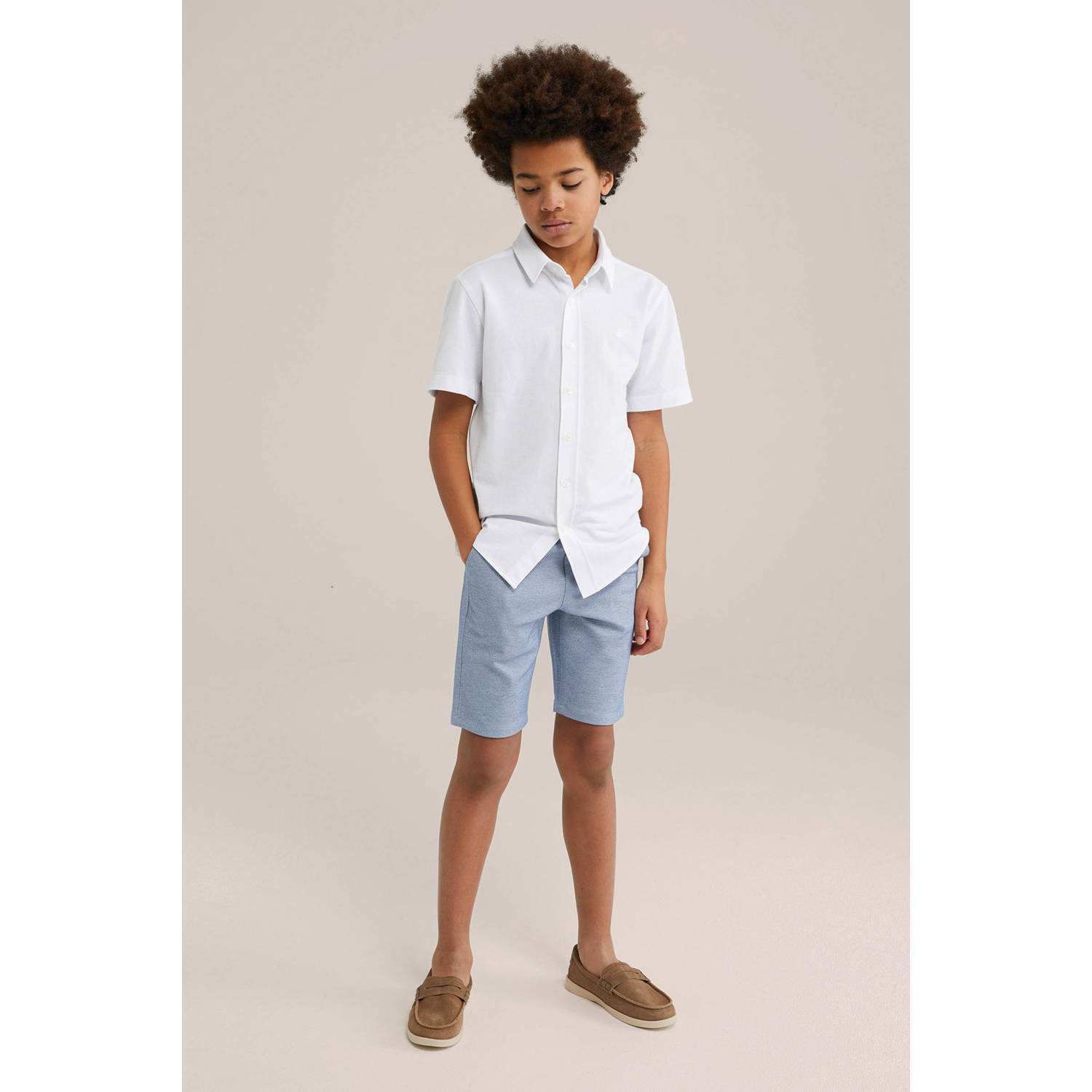 WE Fashion slim casual short lichtblauw