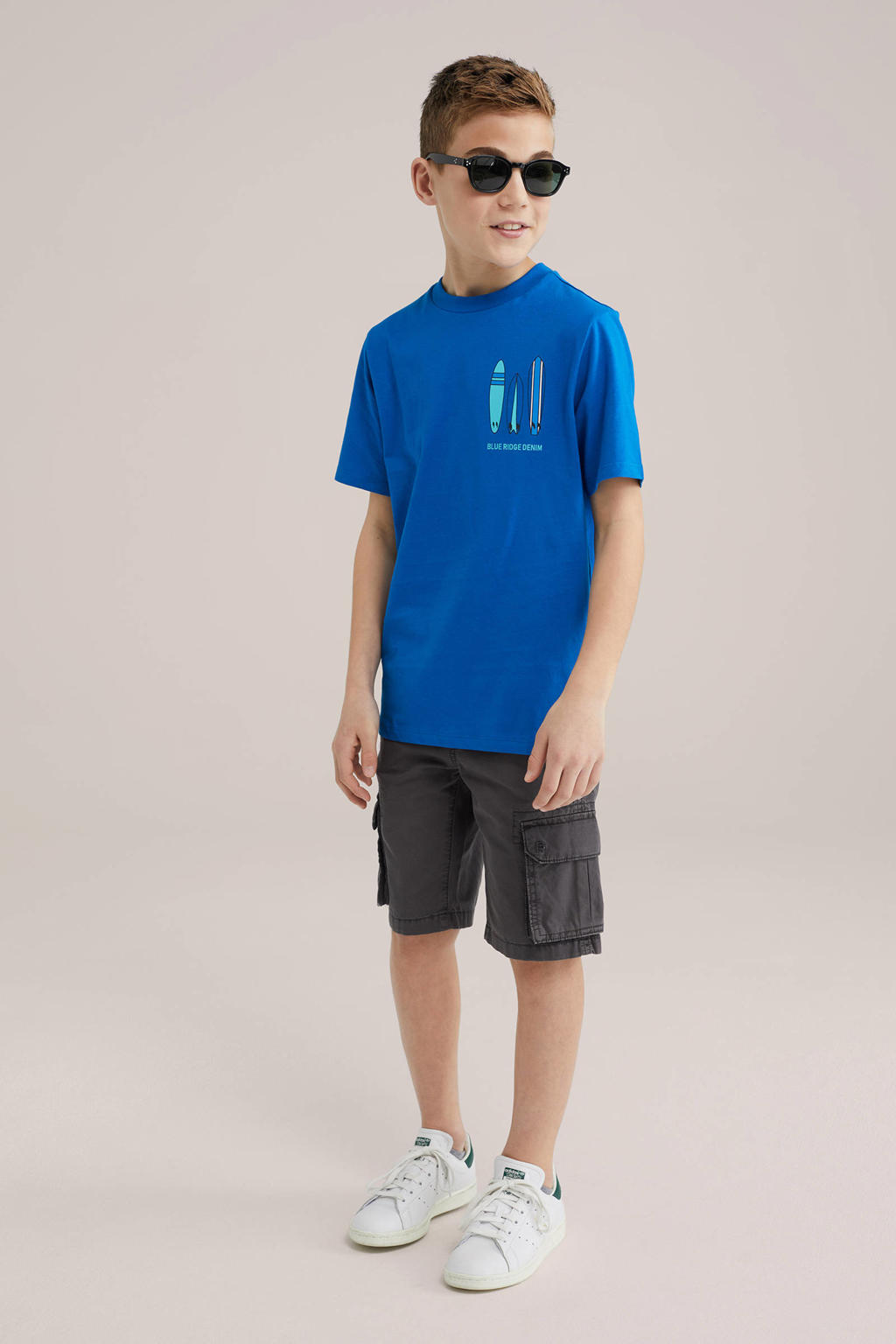 Grijze jongens WE Fashion Blue Ridge cargo short van katoen met regular fit, elastische tailleband met koord en effen