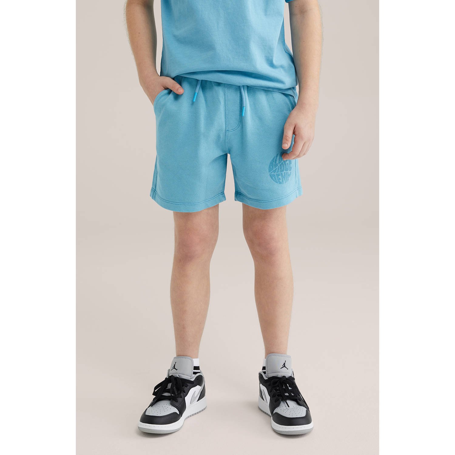 WE Fashion Blue Ridge slim sweatshort lichtblauw