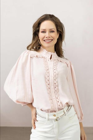 blouse lichtroze broderie