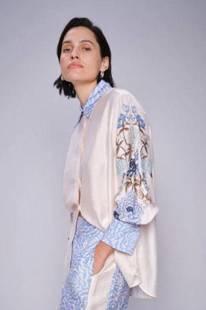 blouse ecru