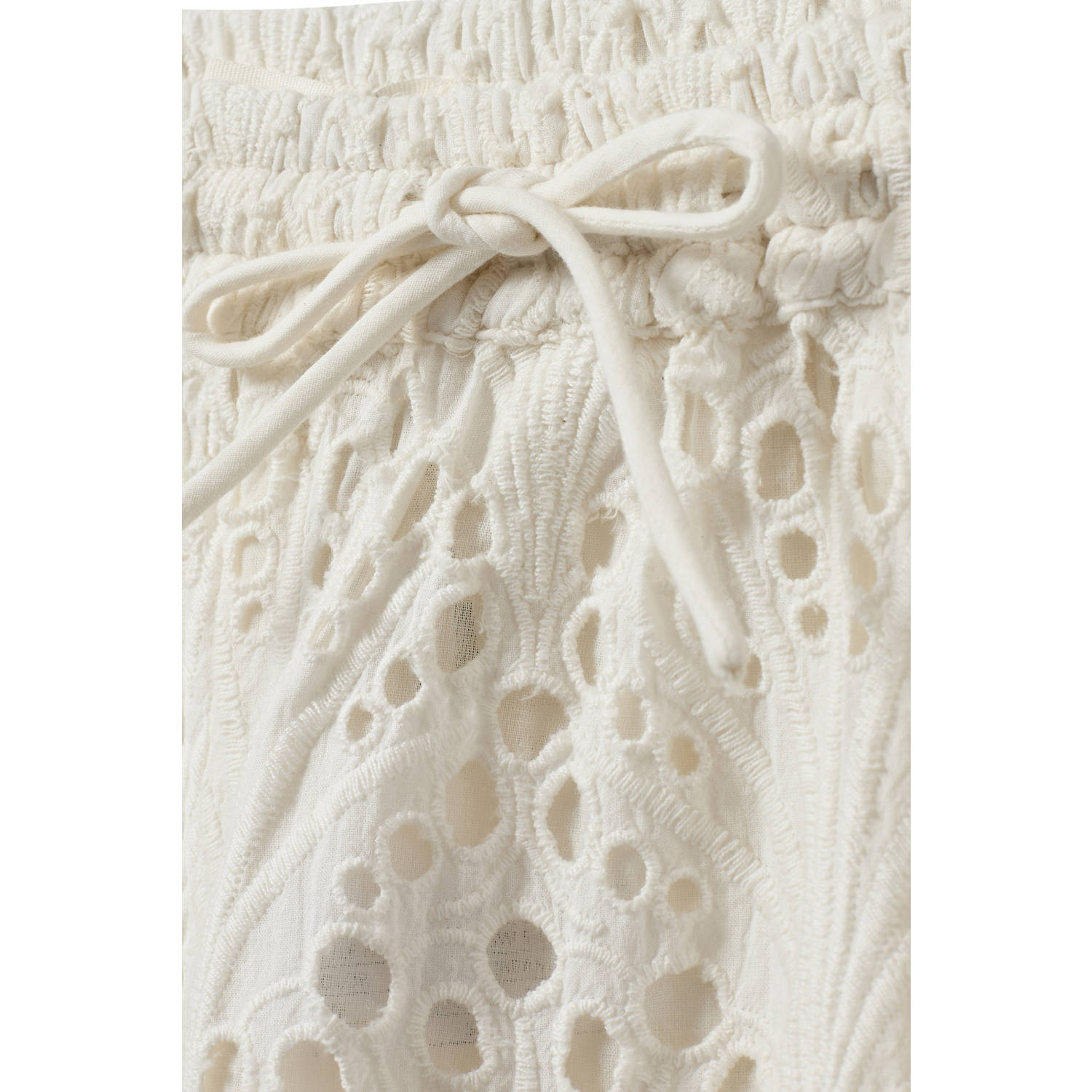 Sofie Schnoor regular waist casual short ecru broderie