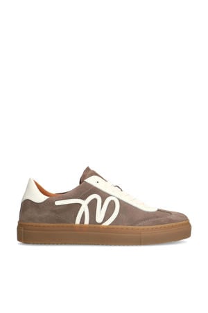 suède sneakers bruin