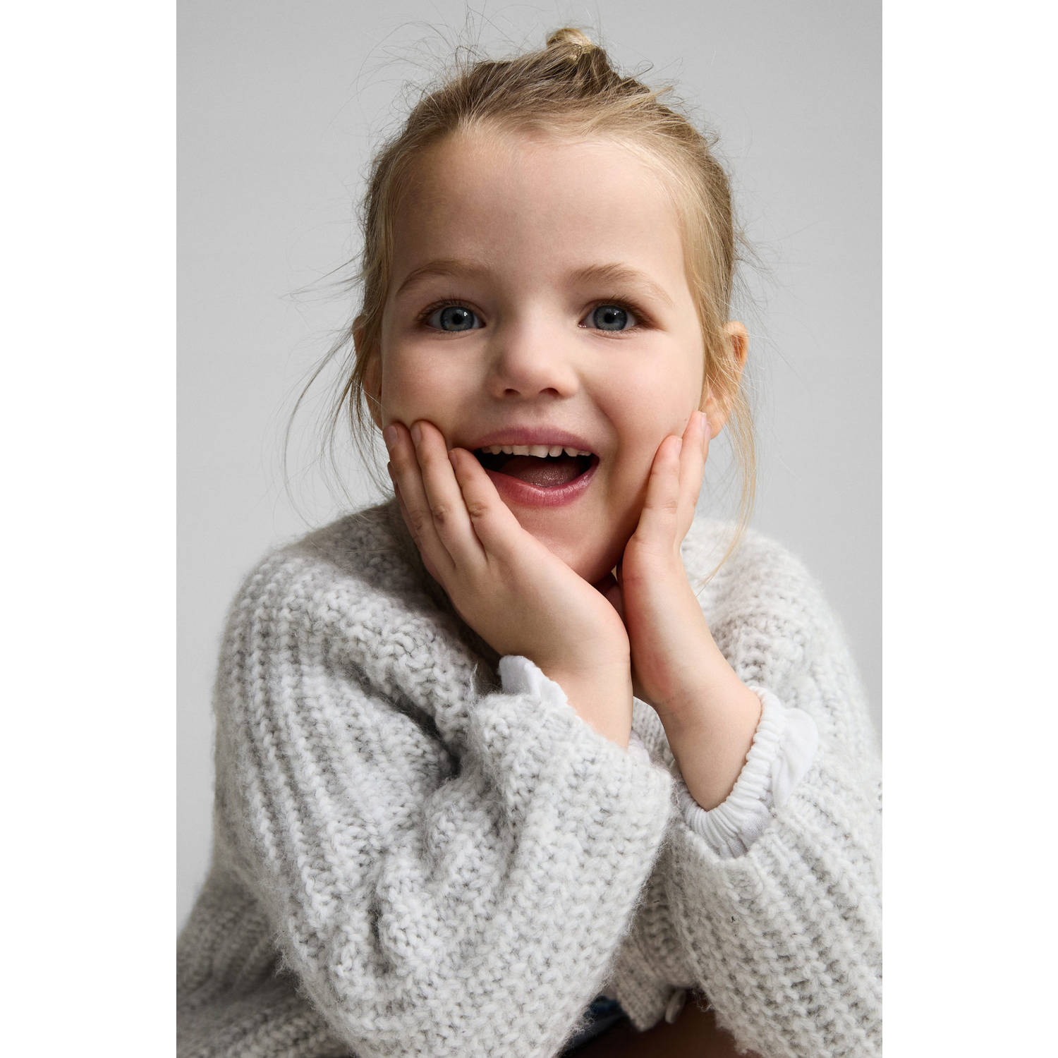 Mango Kids vest grijs grof gebreid