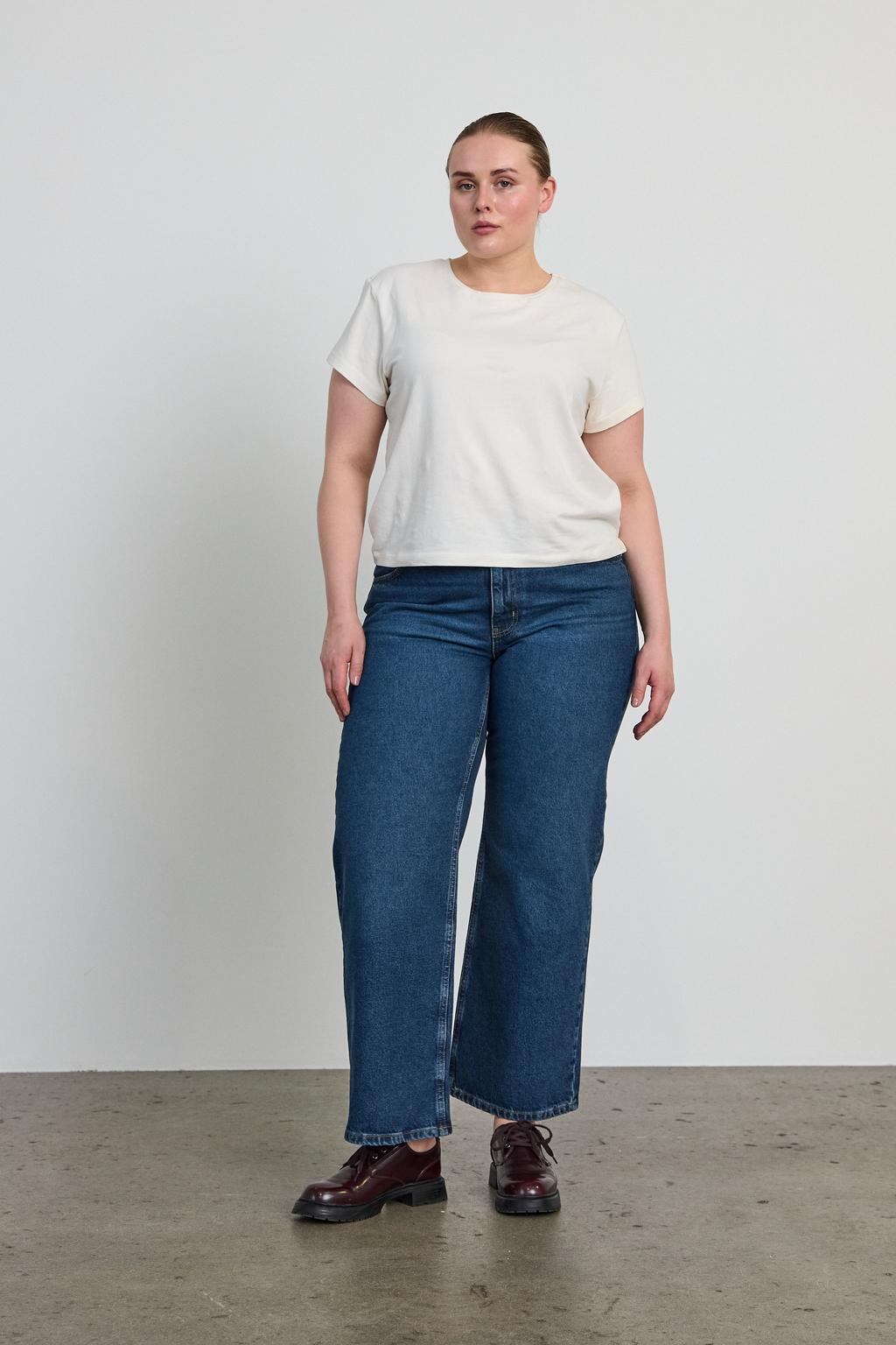 Dark blue denim dames NOISY MAY Curve high waist mom jeans dark blue van denim met rits- en knoopsluiting en effen