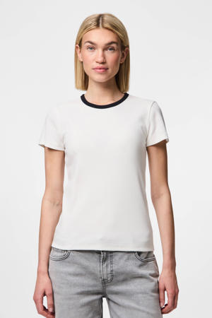 T-shirt wit