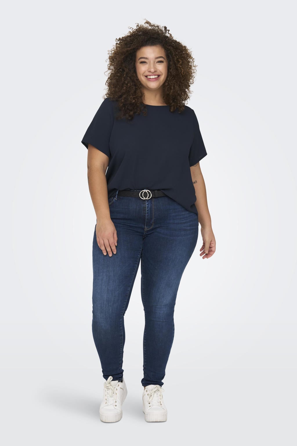Blauwe dames ONLY CARMAKOMA top van polyester met effen, korte mouwen, ronde hals en geweven detail