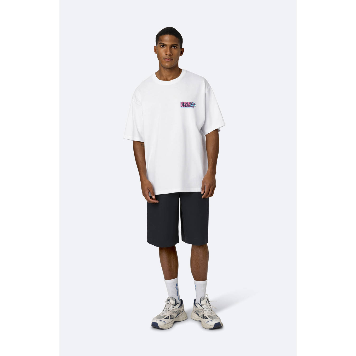 On Vacation Club T-shirt wit