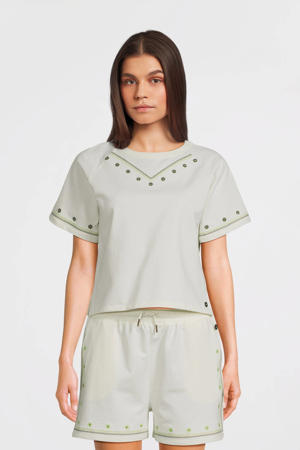 casual short wit